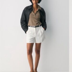 Aritzia The Effortless Short mid-thigh crepette
